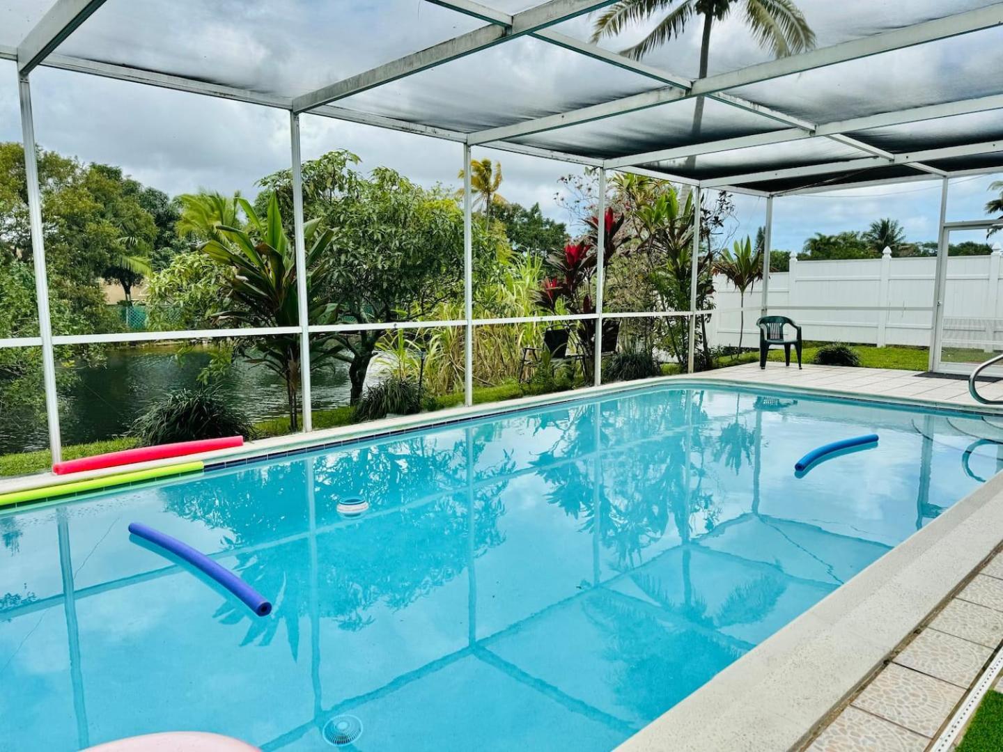 Serenity Spot Wd Pool, Lake, River & Canal View Sunrise Exterior photo